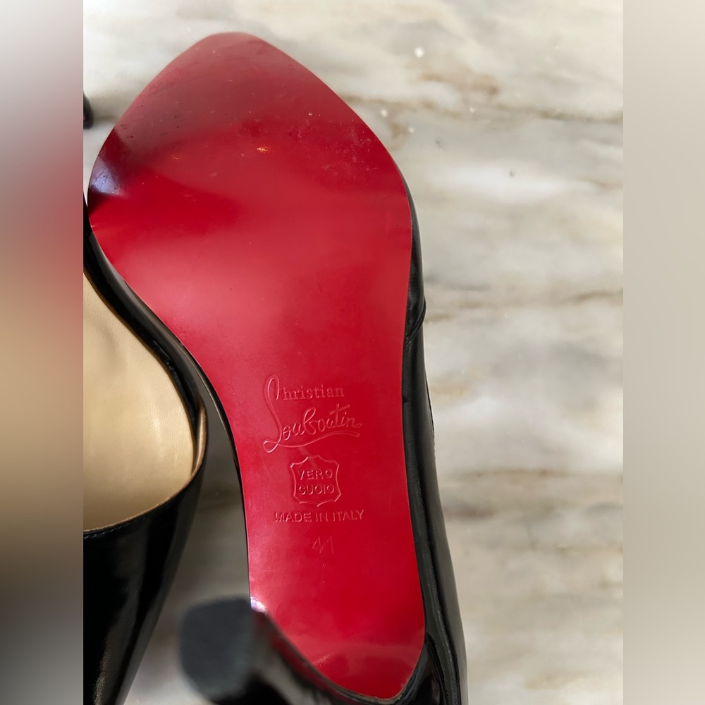 Christian Louboutin Black leather Pointed Stiletto Pumps with Red Soles - Picture 7 of 10